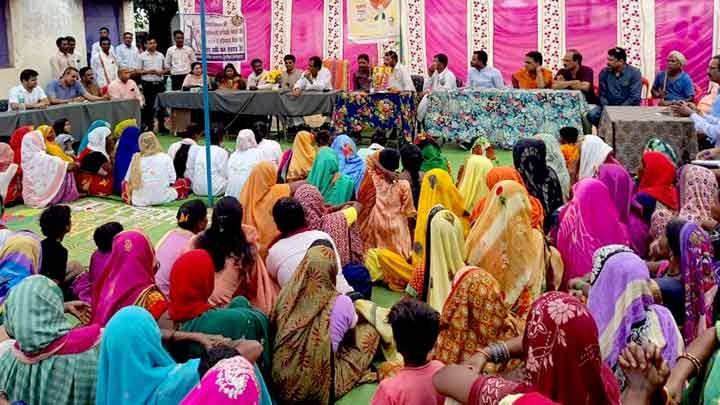 वीरांगना रानी दुर्गावती गौरव यात्रा का कटनी के ग्राम बसाड़ी एवं बरही में जनजाति परंपरा से ग्रामीणों ने किया भव्य स्वागत